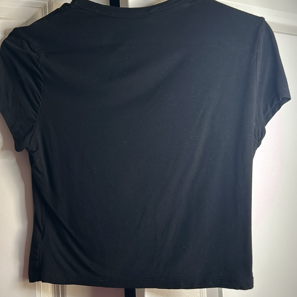 Basic black cropped tee - Picture 2 of 2